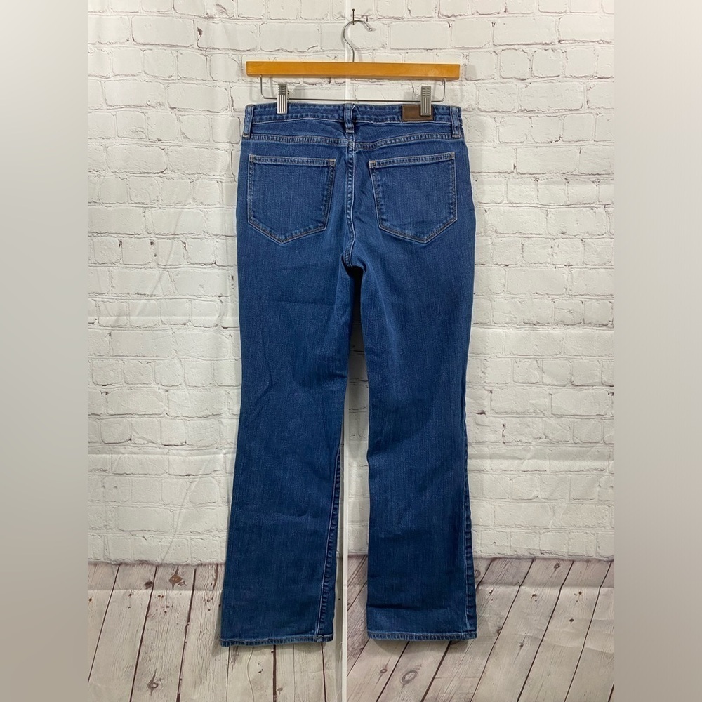 Lands End Womens Size 6 Mid Rise Bootcut Medium Wash Jeans - Picture 2 of 5